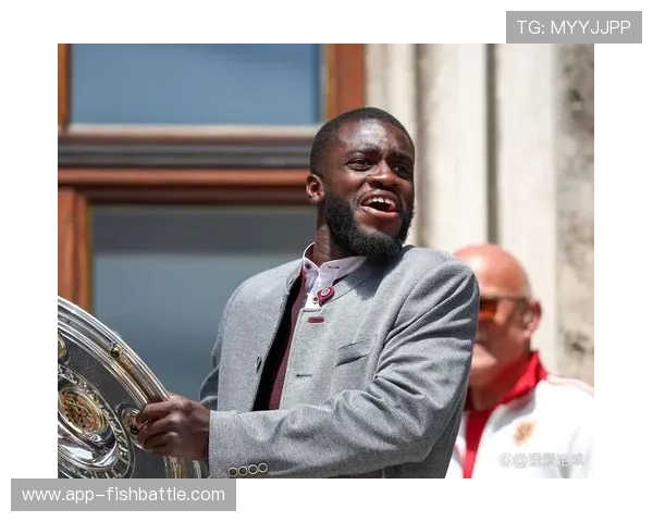 拜仁与法国中卫乌帕梅卡诺的续约谈判取得重大进展